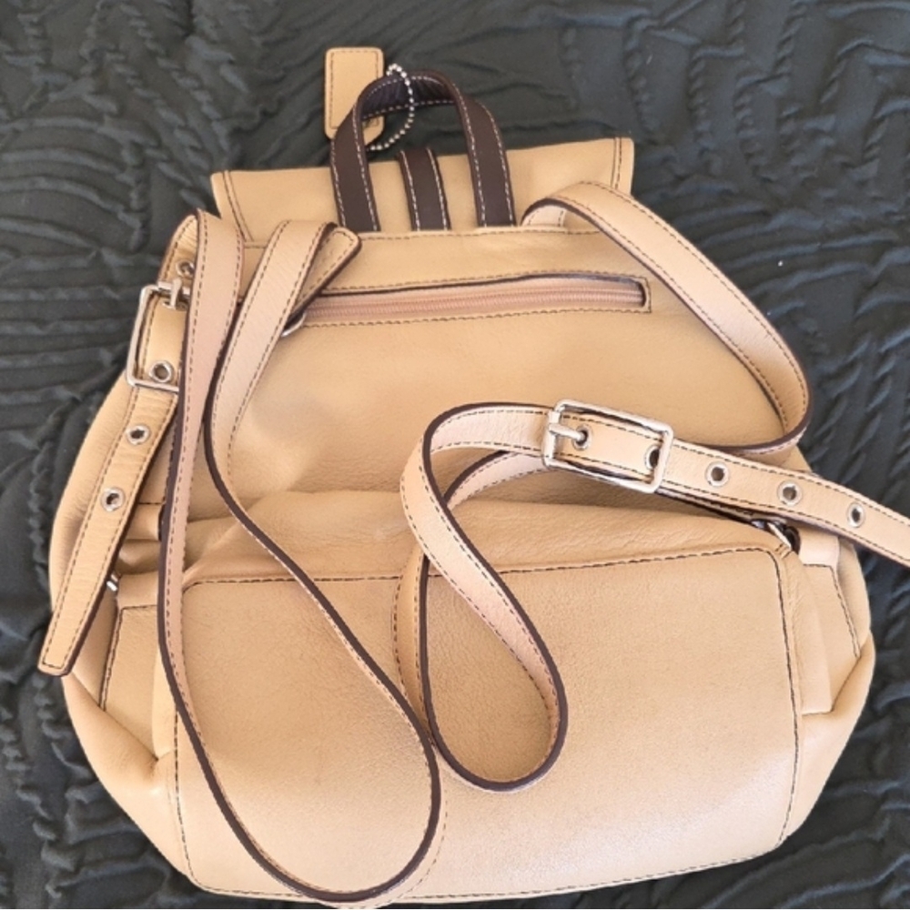 Coach Beige Leather Drawstring Backpack with Dark… - image 4